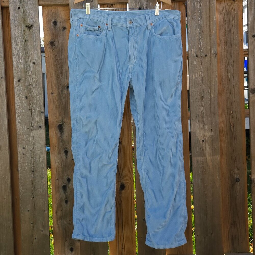 Levis 559 Men’s Size 38 x 30 Premium Wide Leg Soft Corduroy Pants Baby Blue